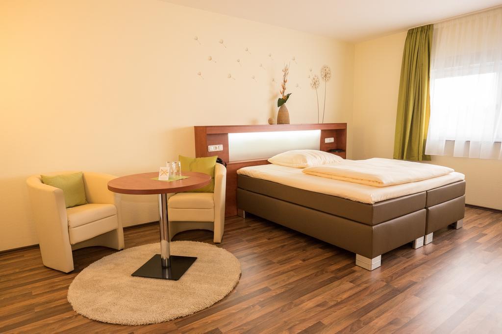 Hotel Viola Hochheim am Main Chambre photo